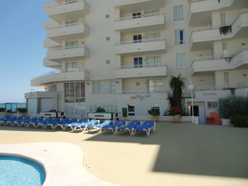 Hinten der Miniclub Aparthotel Playa Dorada
