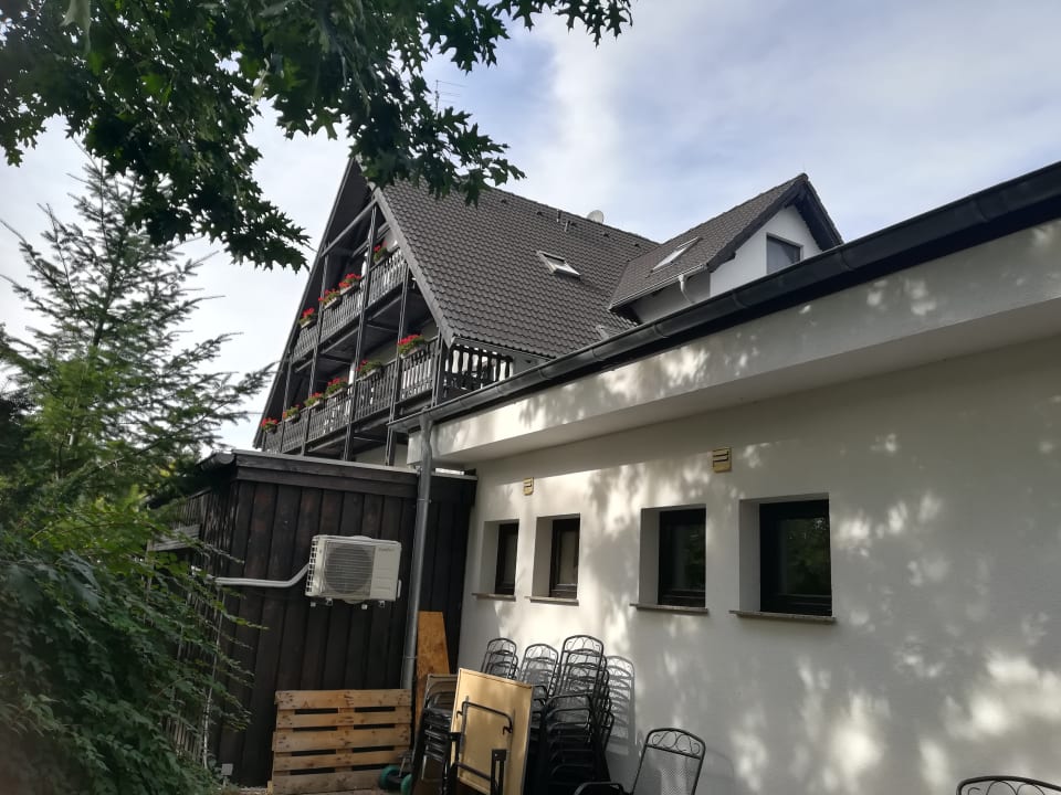 Außenansicht Hotel Waldhütte