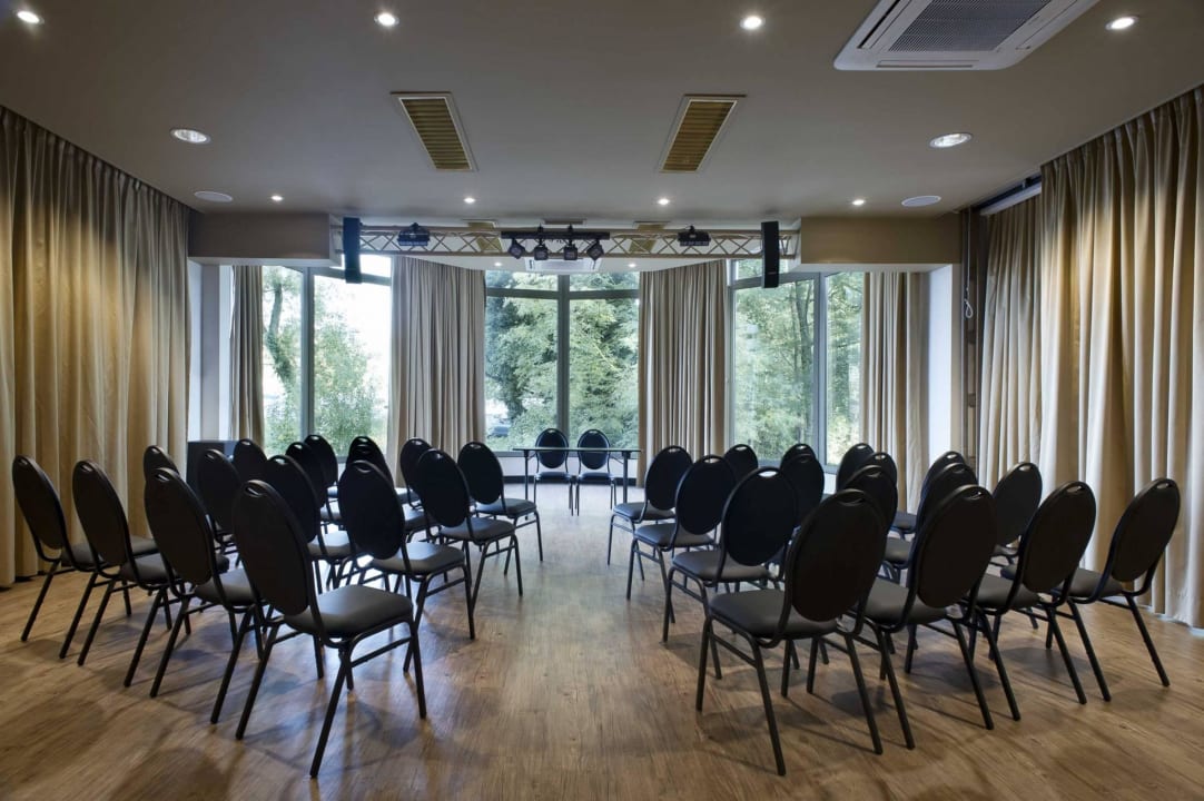 Mathilde meeting room M Hotel