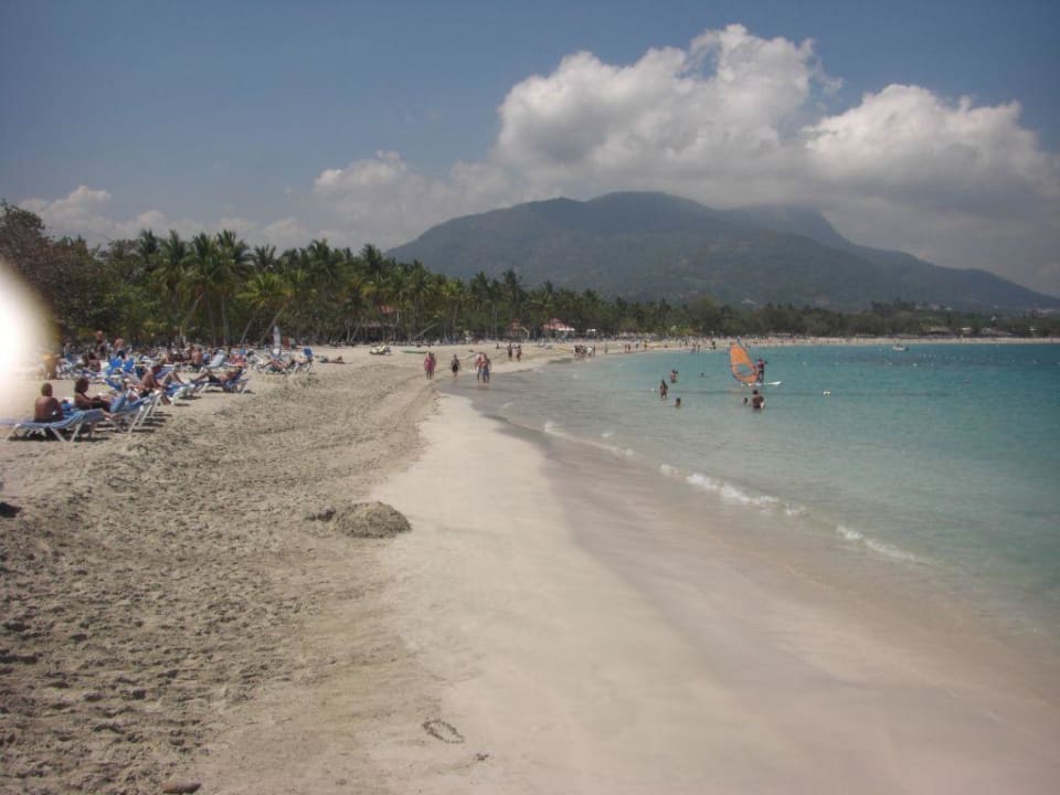 Andere Seite des Strandes Grand Paradise Playa Dorada