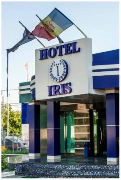 Hotel outside Hotel Iris