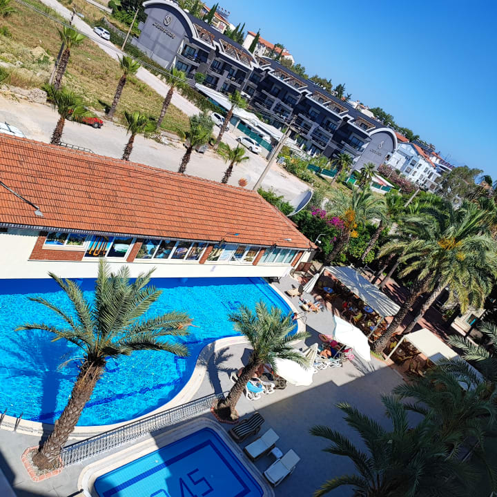 Pool Cinar Family Suite Hotel