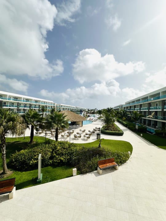 Außenansicht Serenade Punta Cana Beach & Spa resort