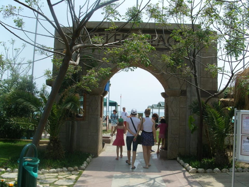 Wejście na plaże Belek Beach Resort Hotel