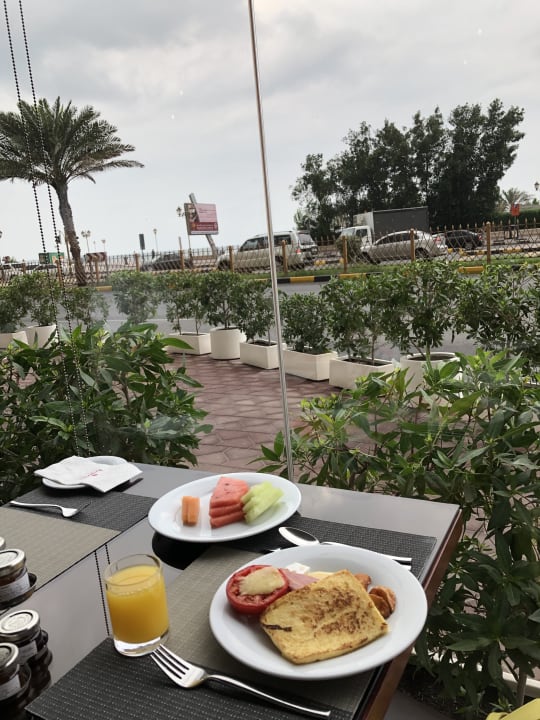 Gastro Ramada by Wyndham Beach Hotel Ajman