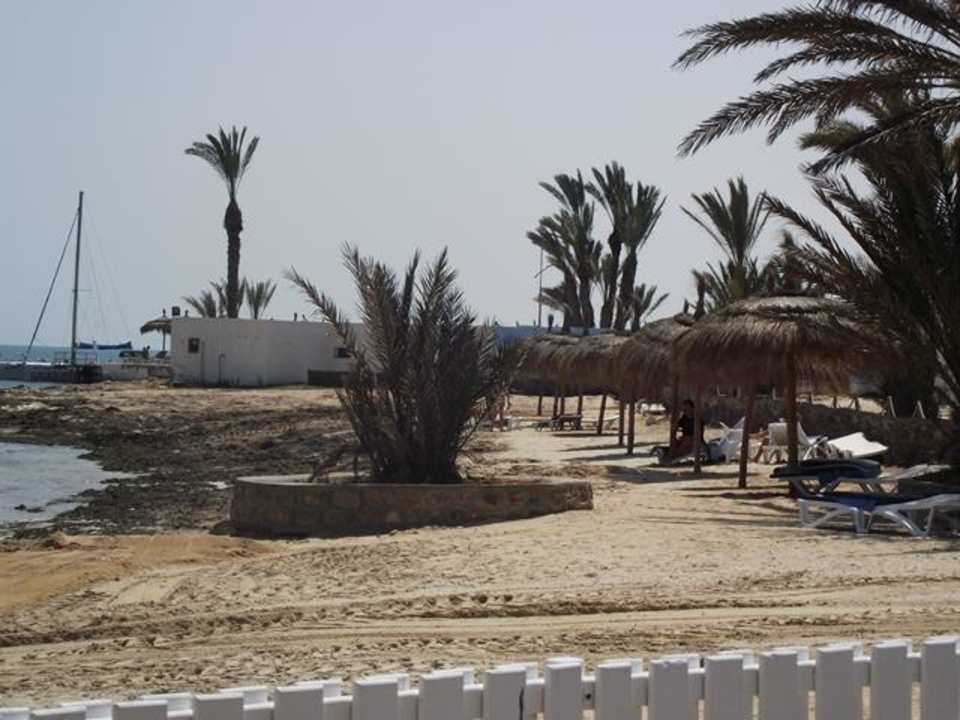 Strandabschnitt mit LKW Zufahrt Hotel El Mouradi Djerba Menzel