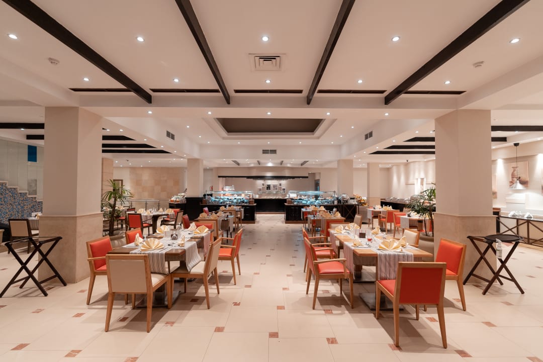 Gastro Swiss Inn Pyramids Golf Resort