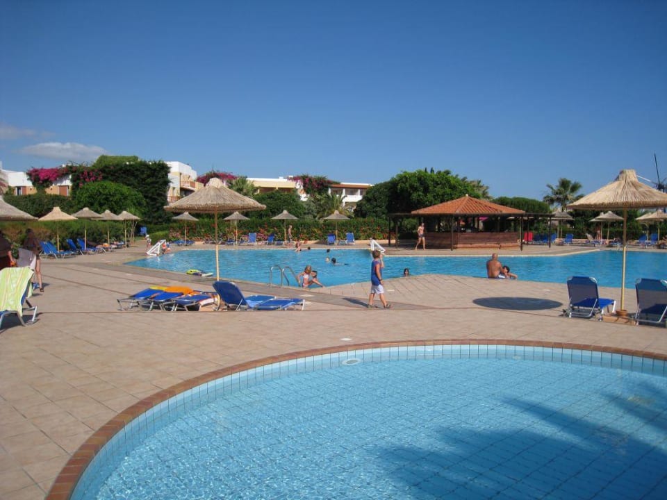 Pool Anissa Beach & Village
