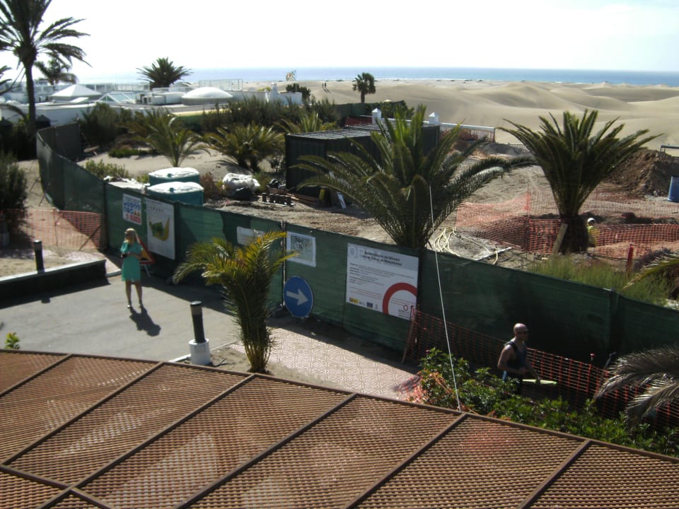 Von der oberen Poolterrasse auf die Baustelle Hotel Riu Palace Maspalomas Adults Only