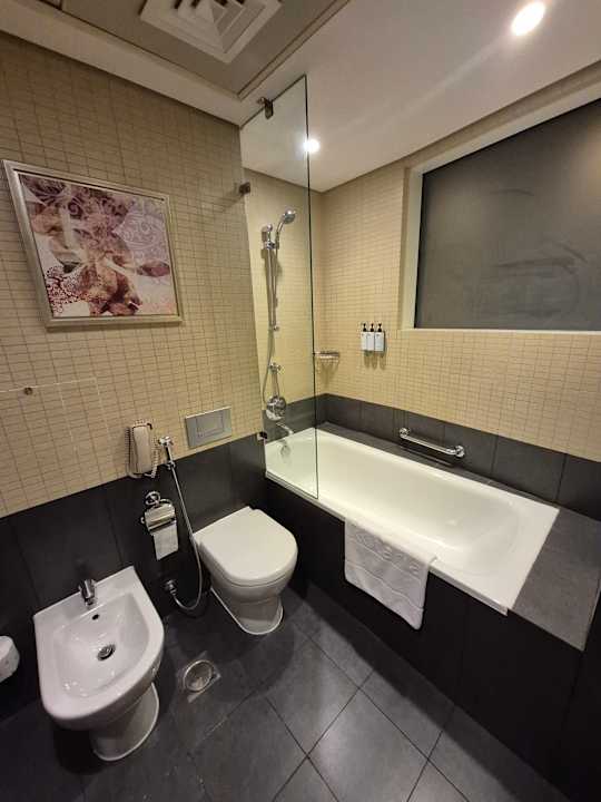 Zimmer Rose Rayhaan by Rotana