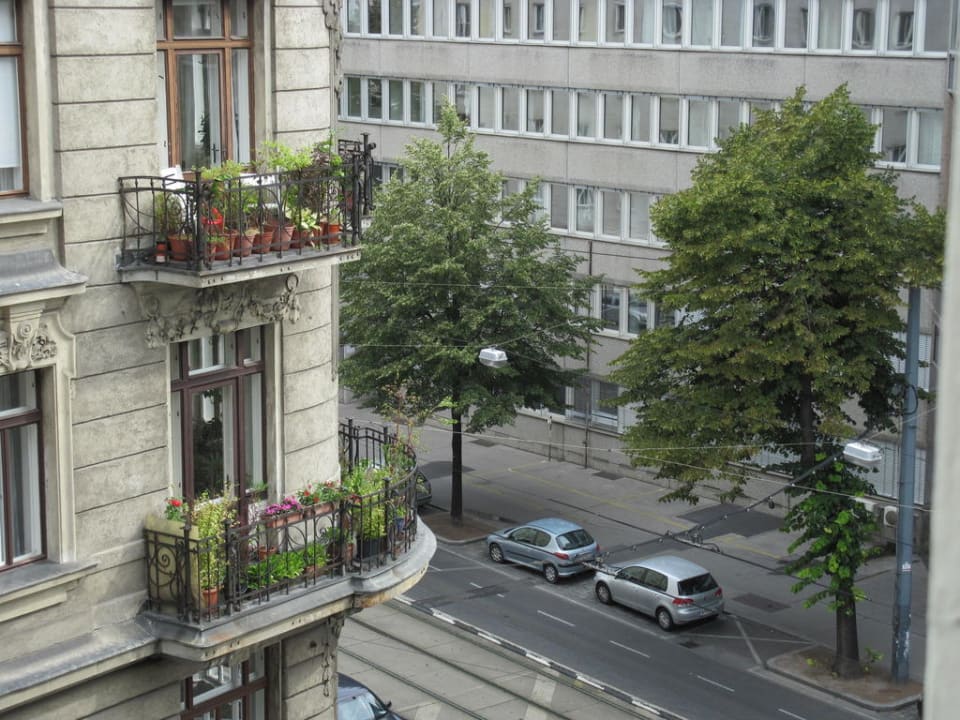 Aus dem 4.Stock geschaut Hotel Bellevue Vienna