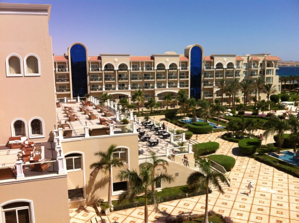 Terrasse mit Gelegenheit zum Public Viewing EM  Premier Le Reve Hotel & Spa