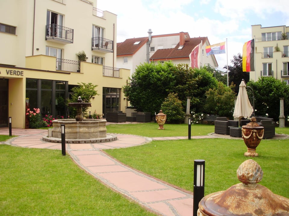 Gartenanlage Hotel Villa Toskana