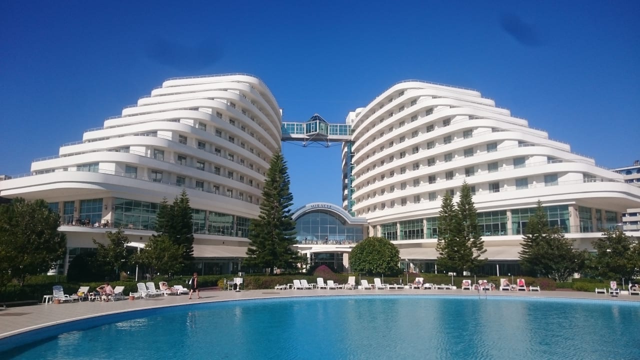 Blick vom Pool Hotel Miracle Resort