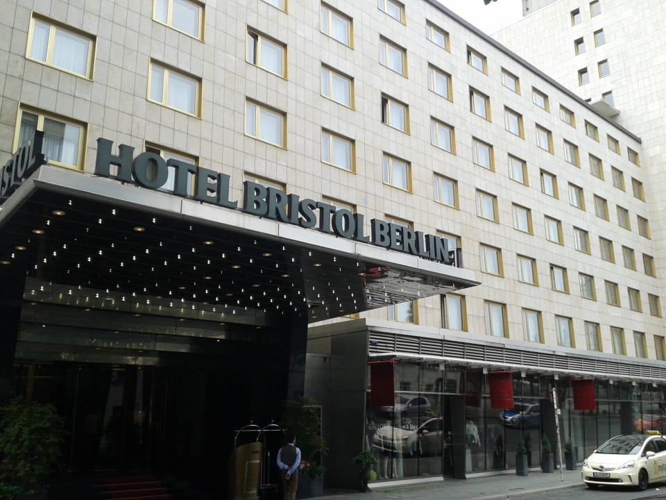 Außenansicht Hotel Bristol Berlin