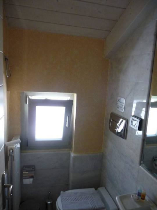 Dusche / WC im OG Kyveli Harmony Hotel Apartments