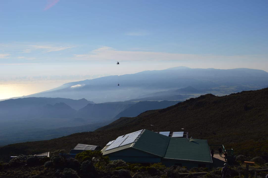 Blick ins Tal Piton des Neiges Refuge de la Caverne Dufour