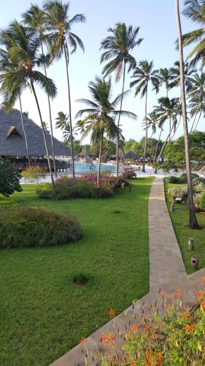 Vom Bungalow zum Pool oder Strand Neptune Pwani Beach Resort & Spa