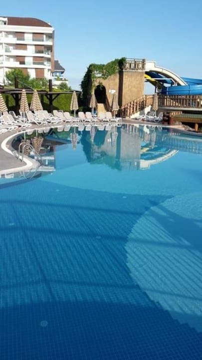 Teil der Poolanlage Adalya Resort & Spa - Adults Only