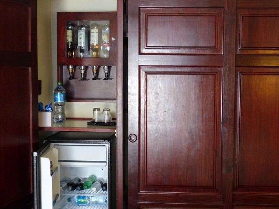 Minibar und Getränkespender Hotel Riu Bambu
