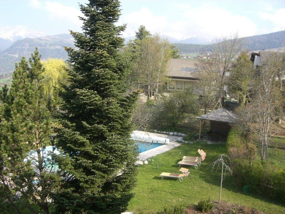 Aussicht zum Pool Landhotel Gasthof zum Löwen