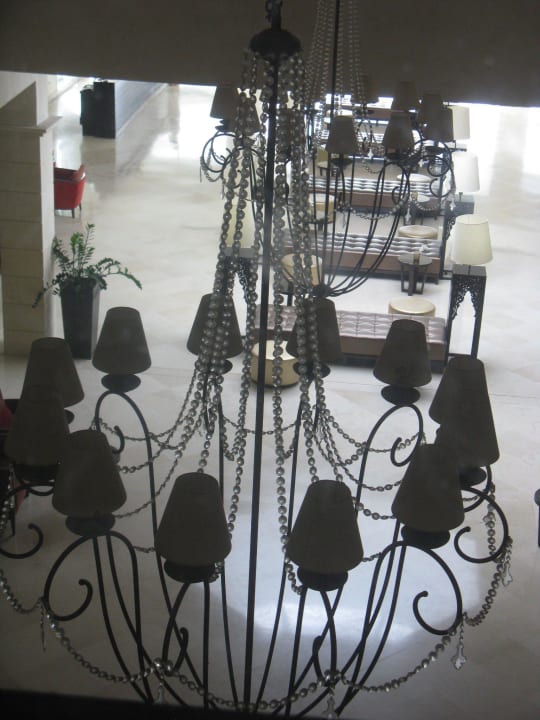 Zyrandole w holu Hotel Thalassa Mahdia