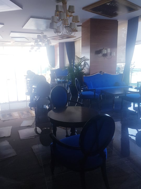 Lobby Azura Deluxe Resort & Spa Hotel