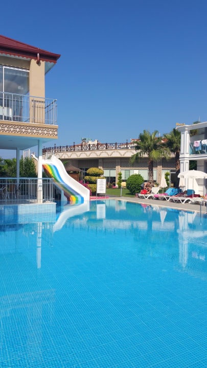 Pool mit rutsche Sun Club Hotel