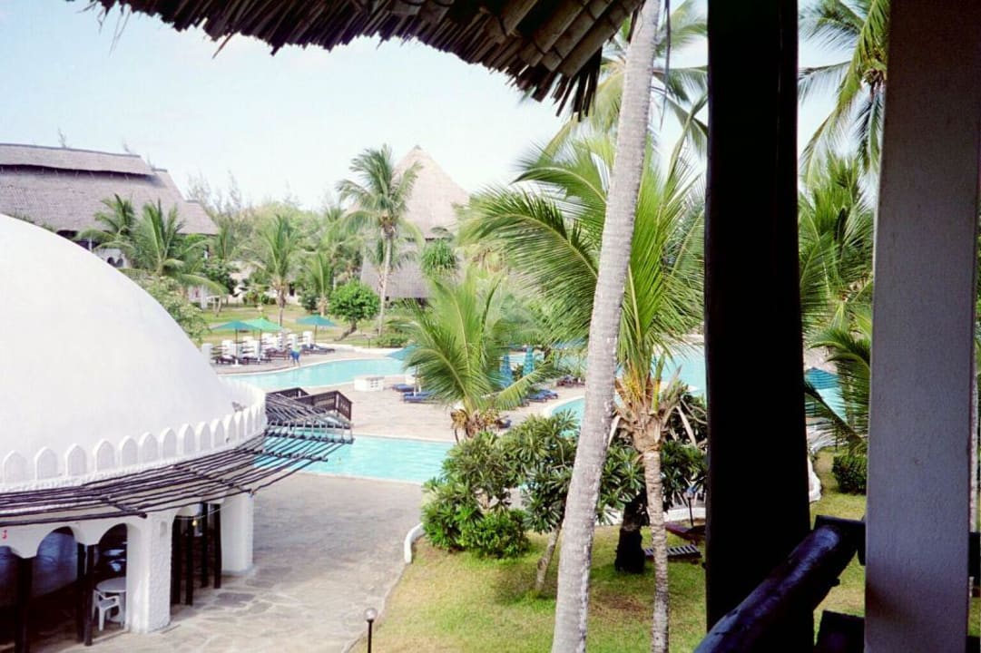 Aussicht vom Zimmer Richtung Pool Hotel Southern Palms Beach Resort