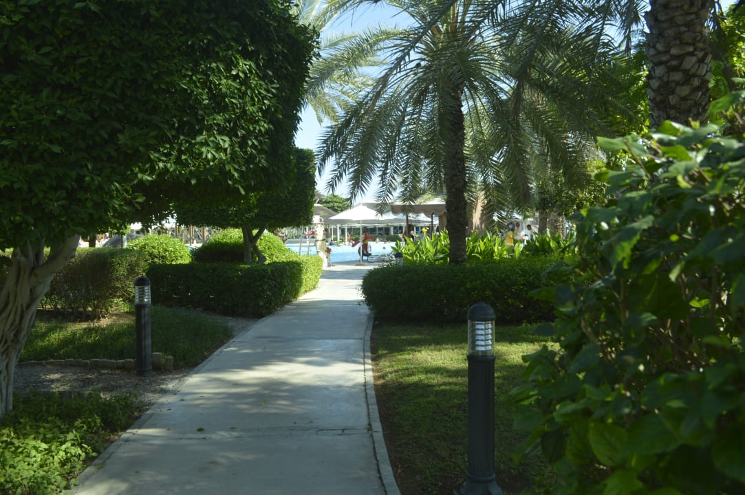 Gartenanlage Fujairah Rotana Resort & Spa
