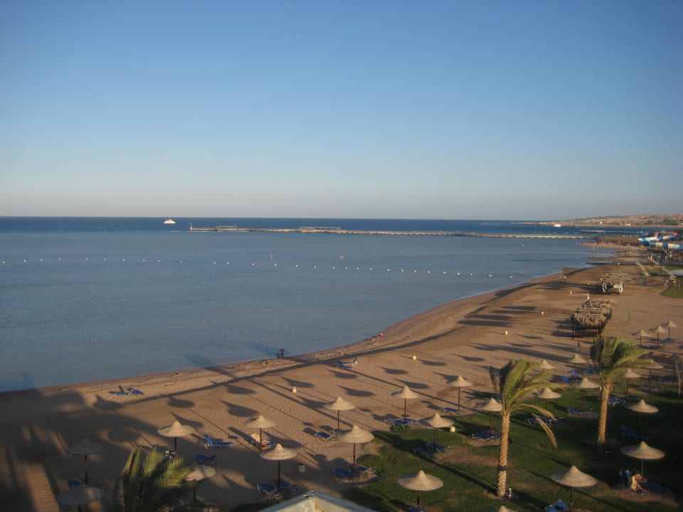 Strand am Abend JAZ Aquamarine Resort