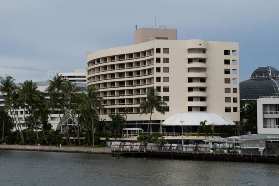 Außenansicht Hilton Cairns