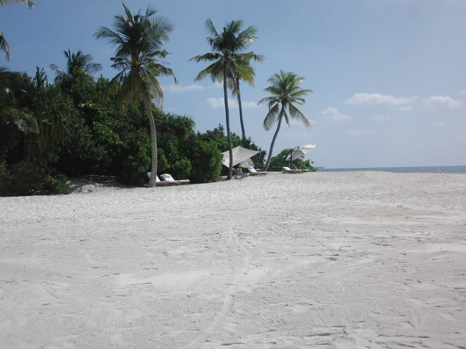 Wunderschöner Strand ROBINSON MALDIVES
