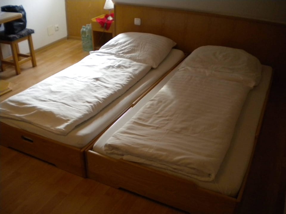 Bettkästen als Doppelbett ausgewiesen Pension Barbara