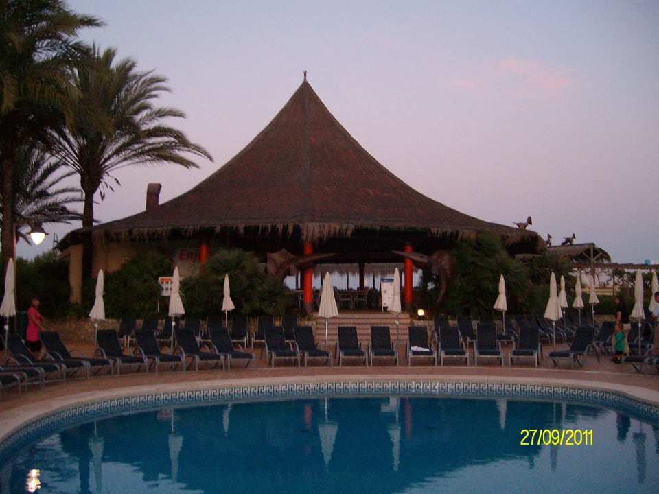 Poolanlage und Snackbar Zafiro Bahia