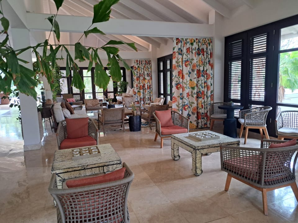 Lobby Zoëtry Curaçao Resort & Spa