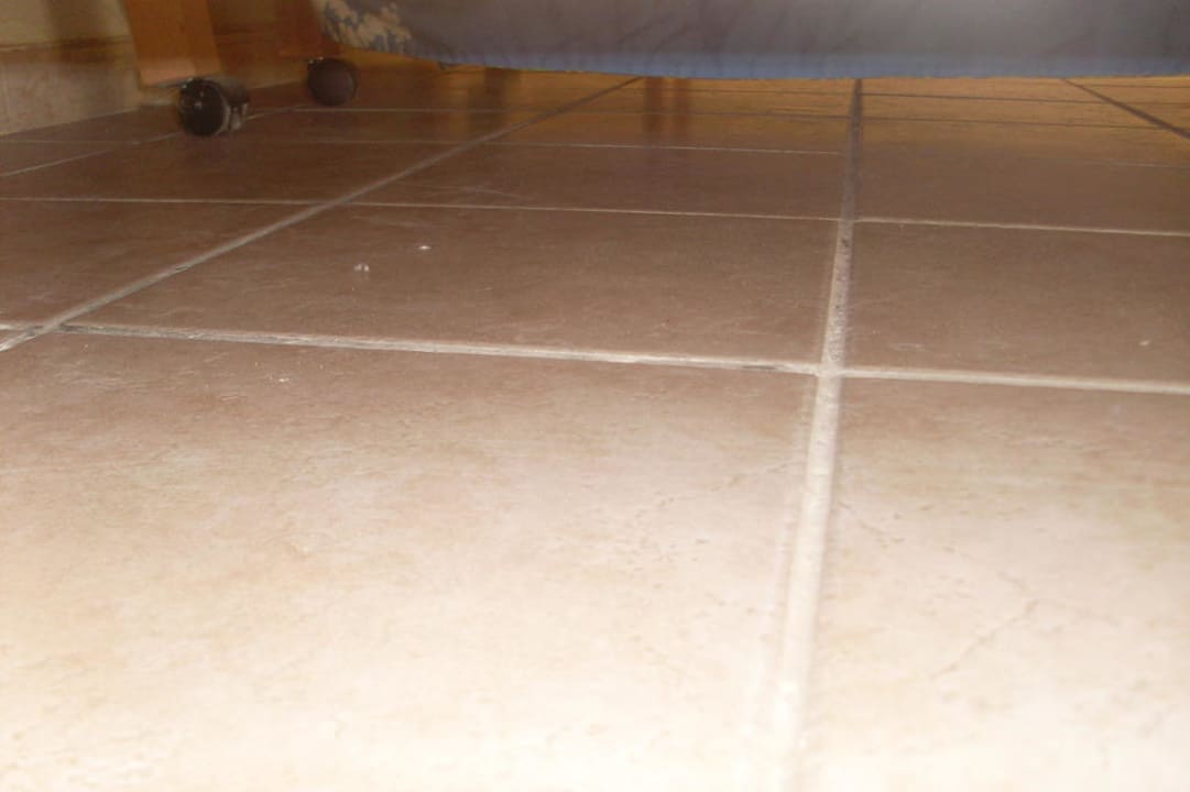 Boden unter dem Bett Hotel Djerba Resort