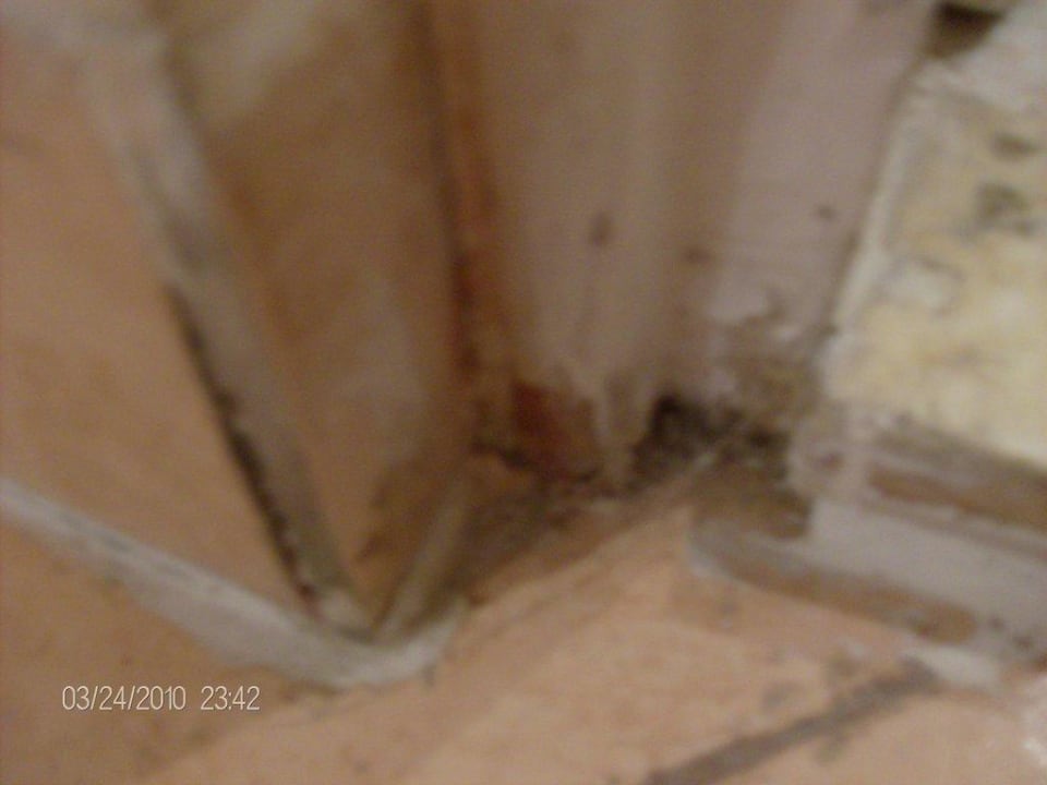 Türramen vom Zimmer ins Bad Albatros Sharm Resort