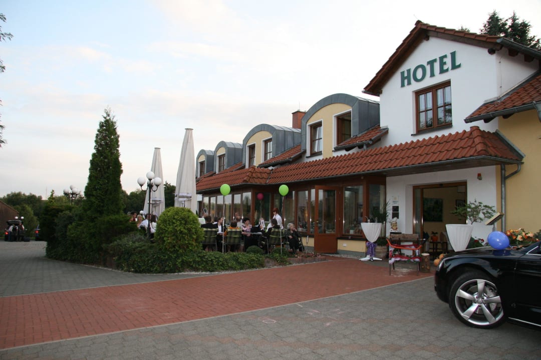 Die Frontseite GreenLine Landhotel Dresden