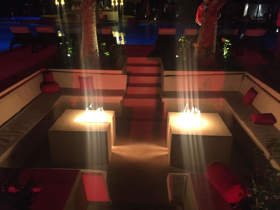 Abend am Pool  Secrets Playa Mujeres Golf & Spa Resort - Adults only