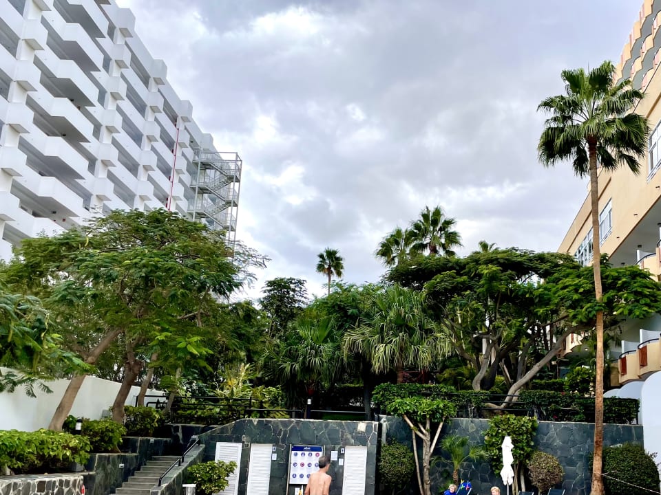 Gartenanlage allsun Hotel Lucana