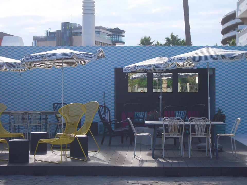 Vor dem Hotel Hotel Gold by Marina