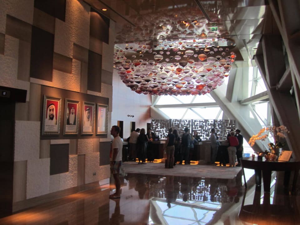 Lobby 18. Etage Andaz Capital Gate Abu Dhabi - a concept by Hyatt