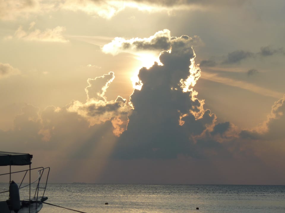 Embudu Village Embudu Village