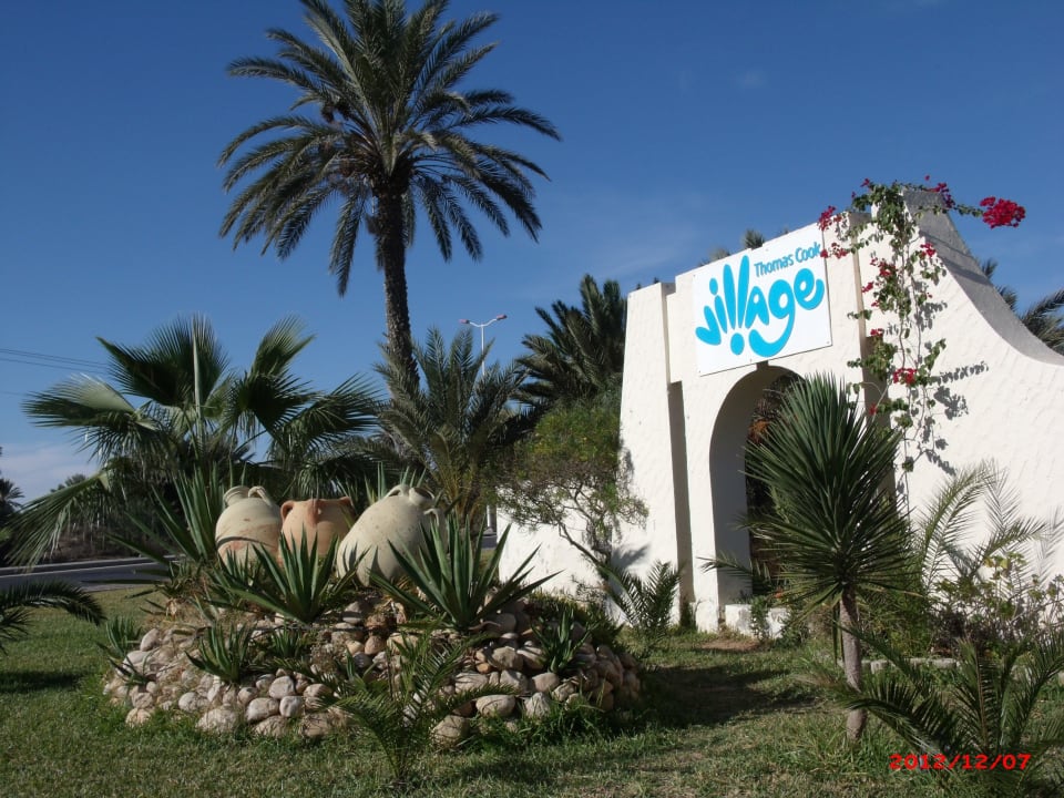 Straßenseite Iberostar Waves Mehari Djerba