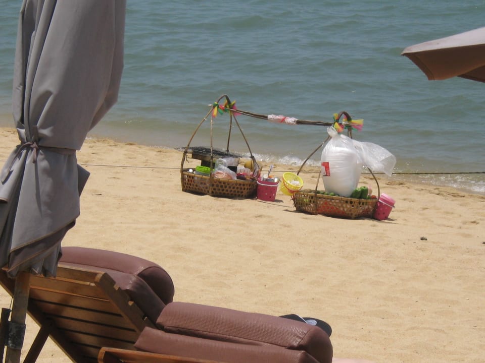 Aufbau der Garküche am Strand Bandara Resort & Spa Samui