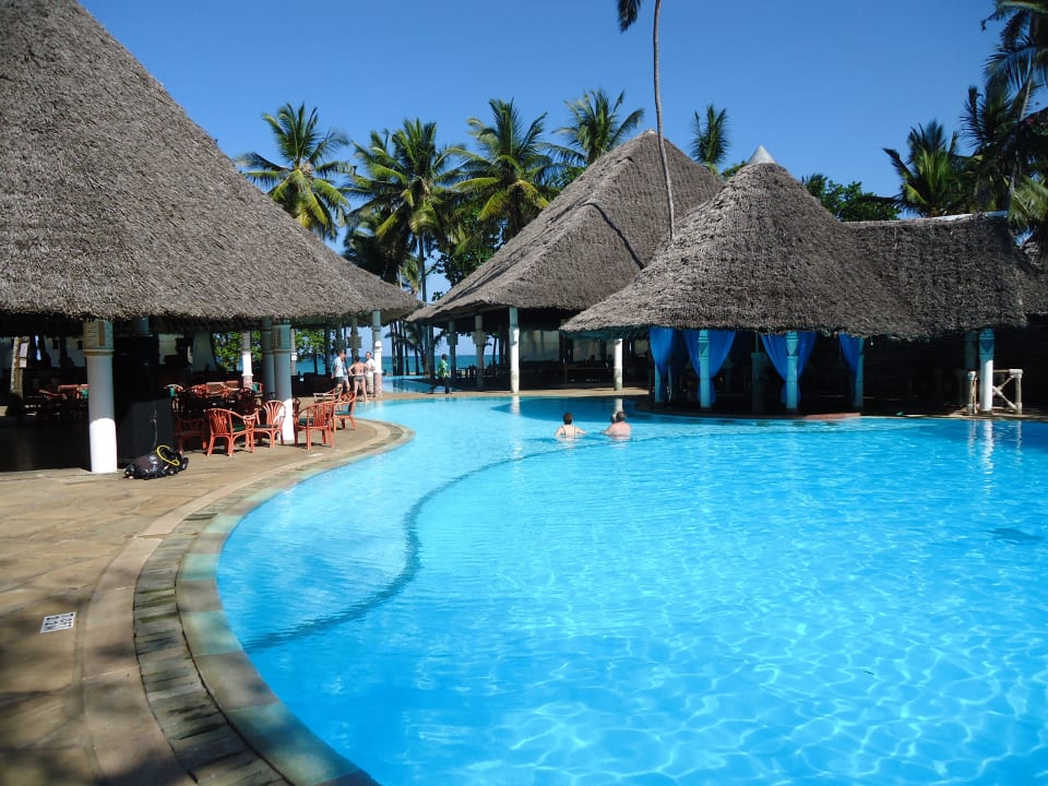 Sauberer, schöner Pool Neptune Village Beach Resort & Spa