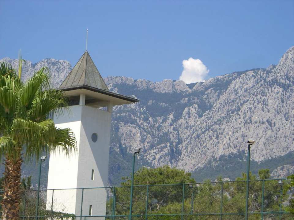 Blick vom Pool auf die Berge Kilikya Palace Göynük
