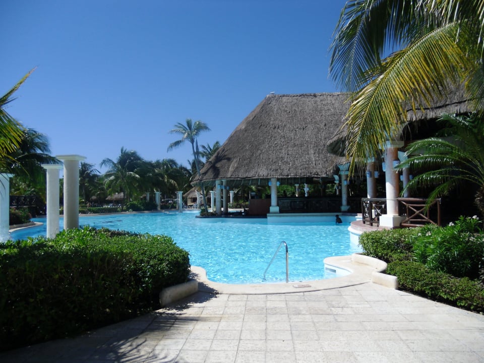 Poolbar Grand Palladium Kantenah Resort & Spa