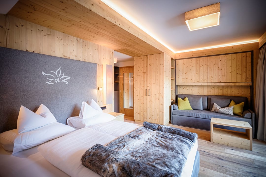 Zimmer Hotel & Chalets Edelweiss